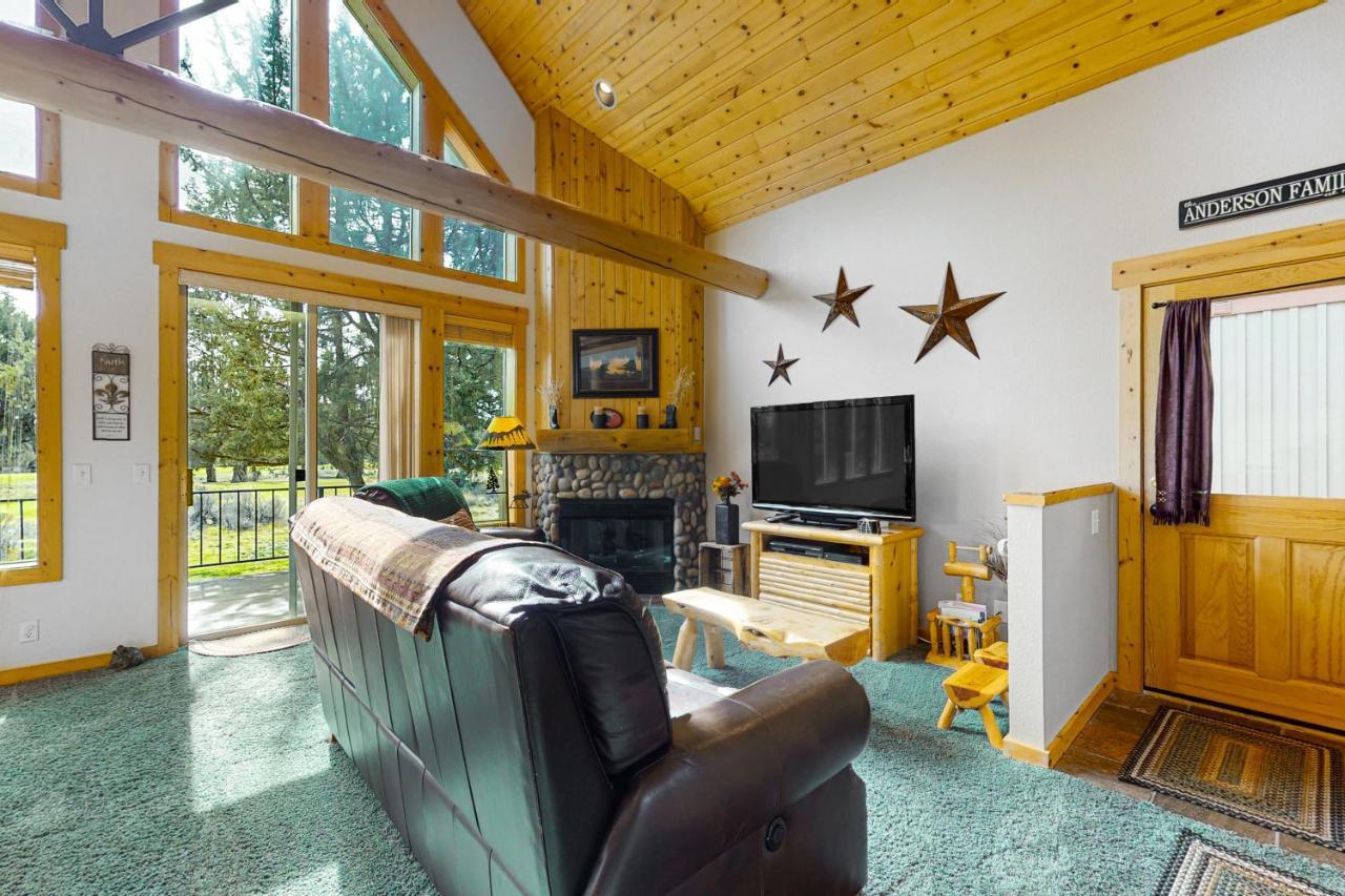 Cinnamon Teal Chalet Redmond Buitenkant foto