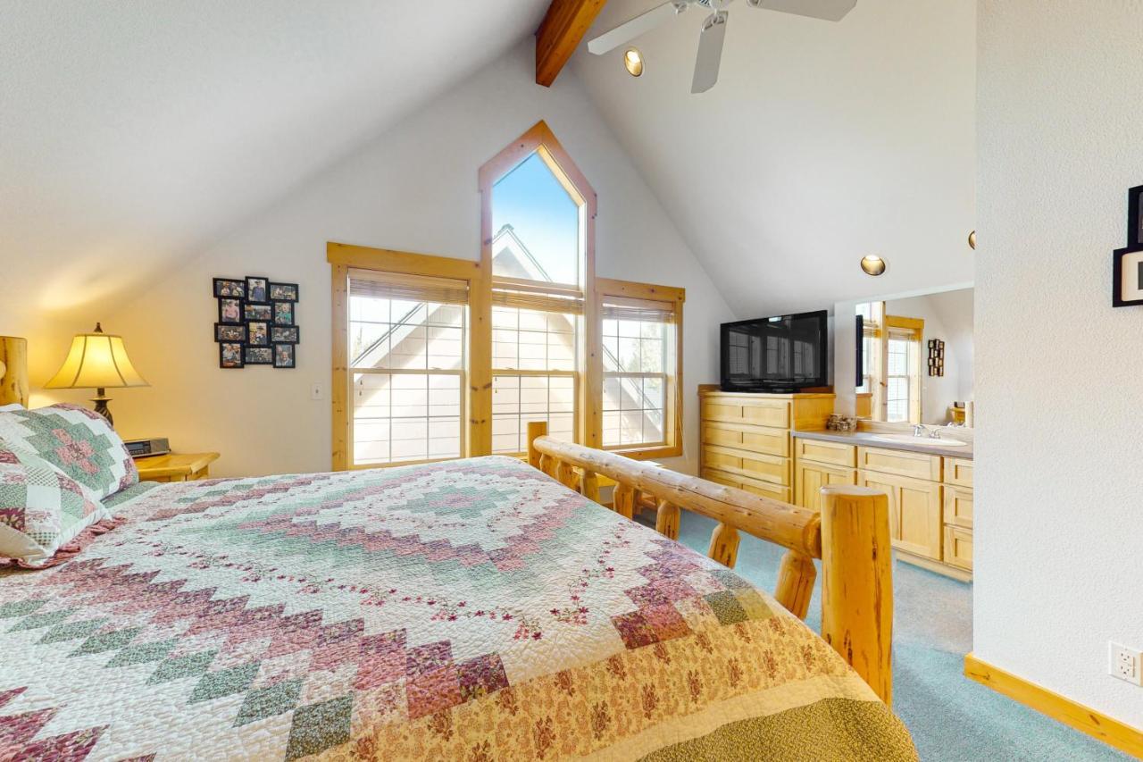 Cinnamon Teal Chalet Redmond Buitenkant foto