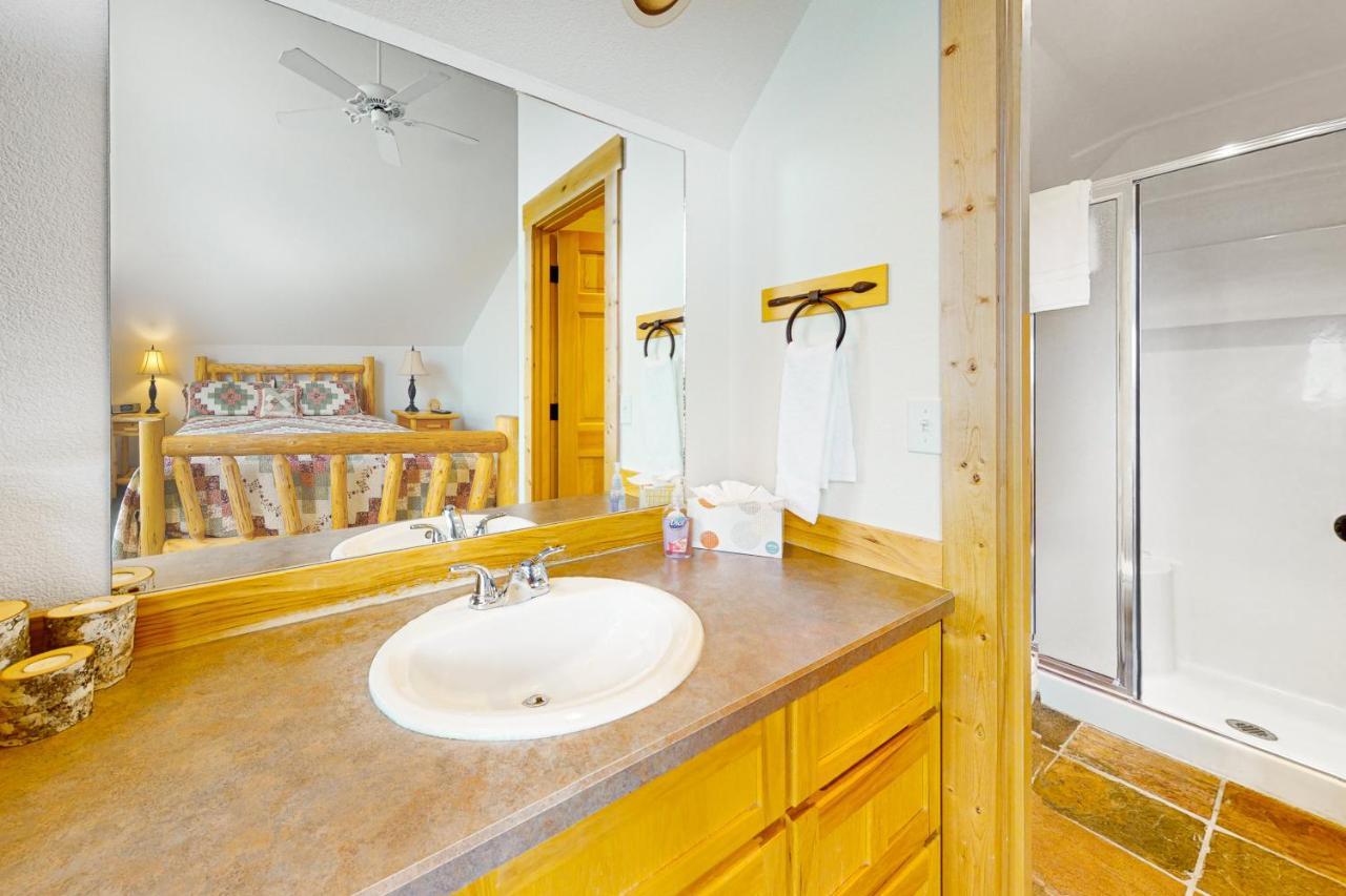 Cinnamon Teal Chalet Redmond Buitenkant foto