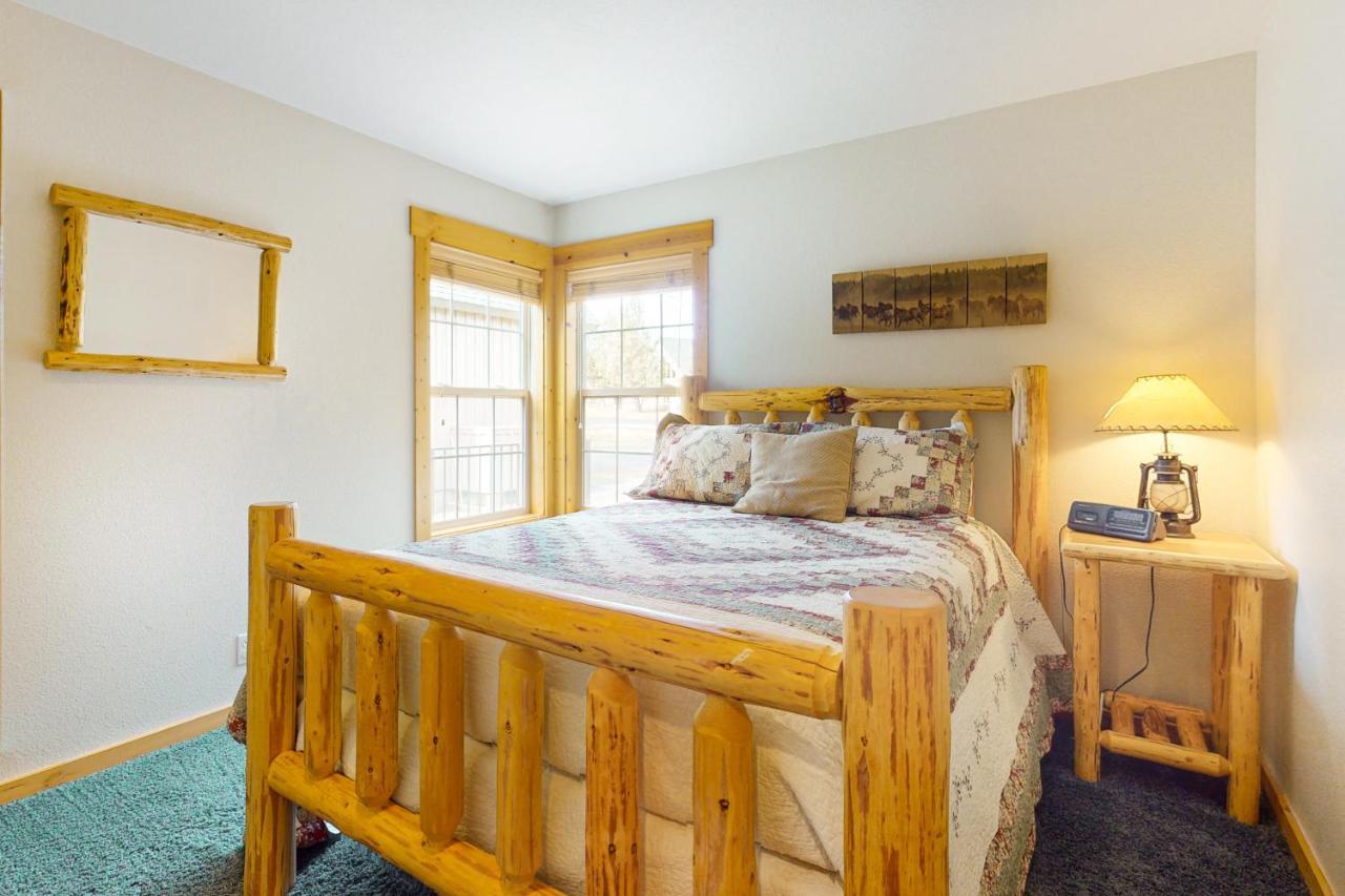 Cinnamon Teal Chalet Redmond Buitenkant foto